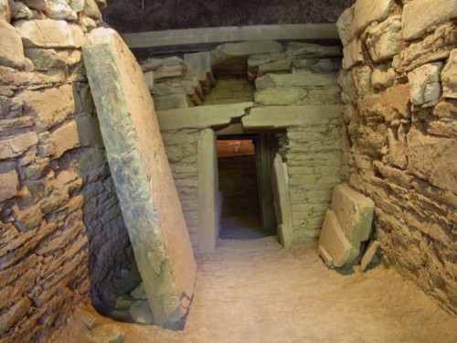Portale di ingresso della tomba inferiore del Tumulo di Montefortini