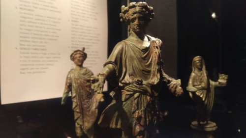 Statuette in bronzo dal lararium (luogo di culto domestico) della domus di San Lorenzo, Arezzo (1-50 d.C.)